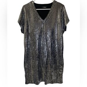 Young At Heart Womens Silver Sequin Front T-Shirt Dress With Pockets Size Medium